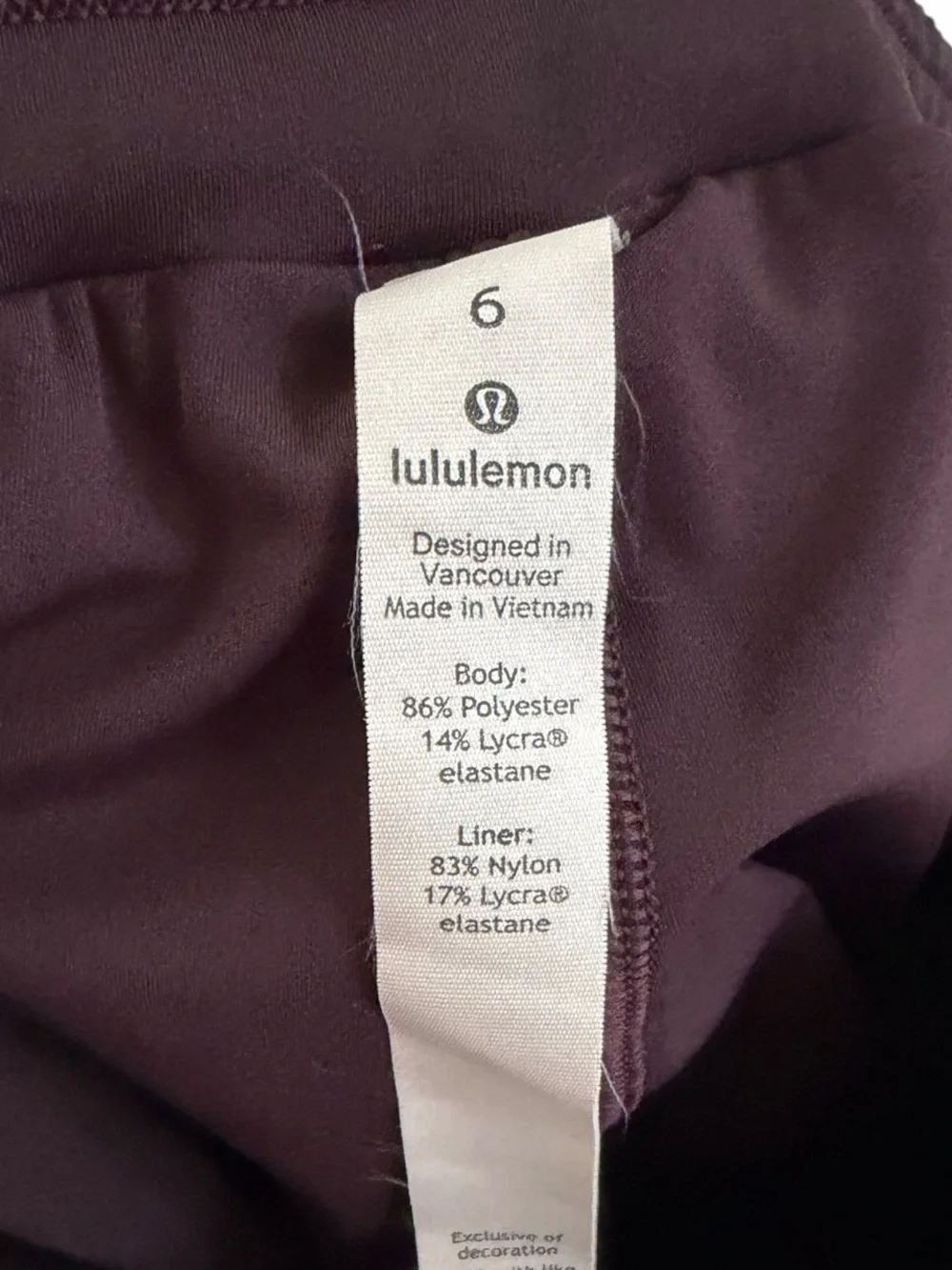 Lululemon Hotty Hot High Rise Lined 2.5